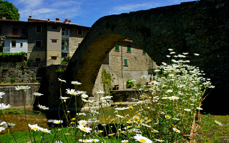 Cammino di Assisi, Portico San Benedetto