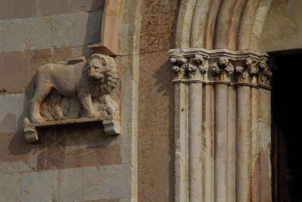 Basilica Santa Chiara, Assisi