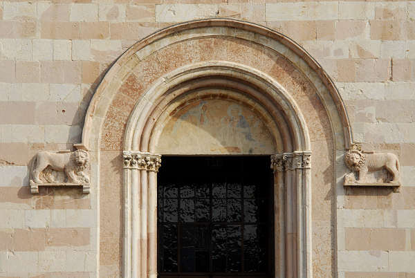 Basilica Santa Chiara, Assisi