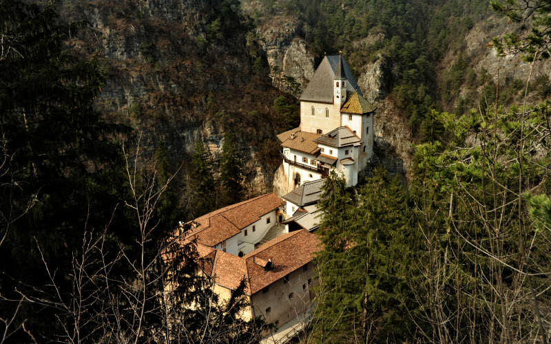 Santuario di San Romedio in Val di Non